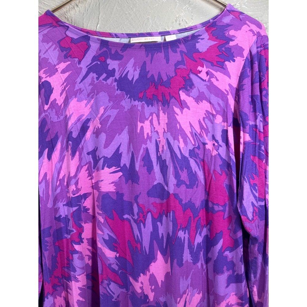 Belle by Kim Gravel‎ women's  Rayon Spandex Color Splash Top Size Medium
